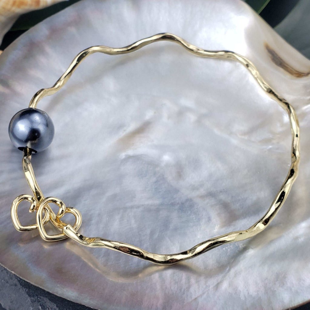 Wavy Black Pearl Double Heart Charm Bracelet